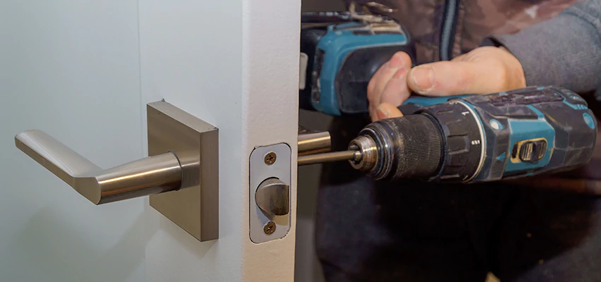 Broken Door Handle Lock Repair in Larkfield-Wikiup, California