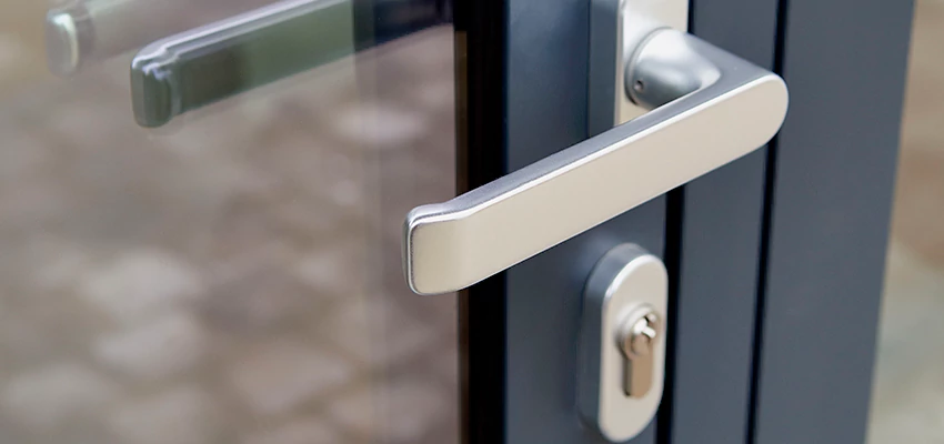 Broken Door Lock Cylinder Repair in Larkfield-Wikiup, California