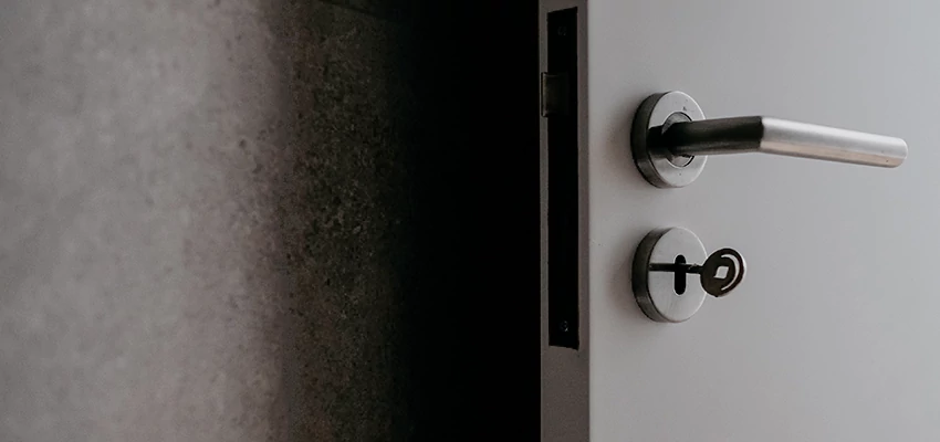 Front Door Handle Repair And Installation in Larkfield-Wikiup, CA